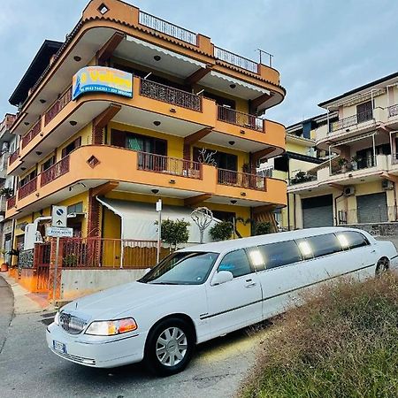 Bed and Breakfast Il Veliero Roccalumera Exterior foto